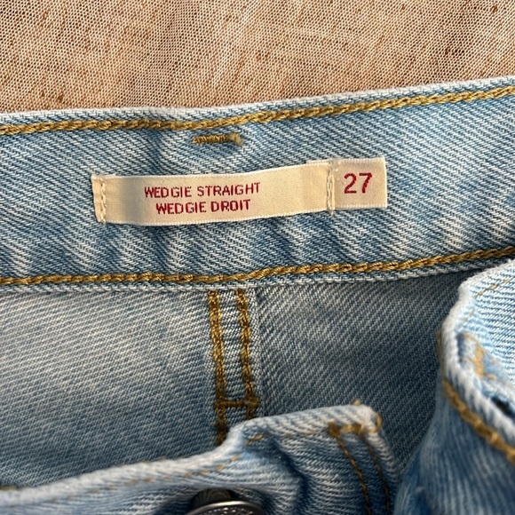 Levi's Premium Wedgie Straight Luxor
Again Light Wash Size 27 Straight Leg ankle - Picture 6 of 15